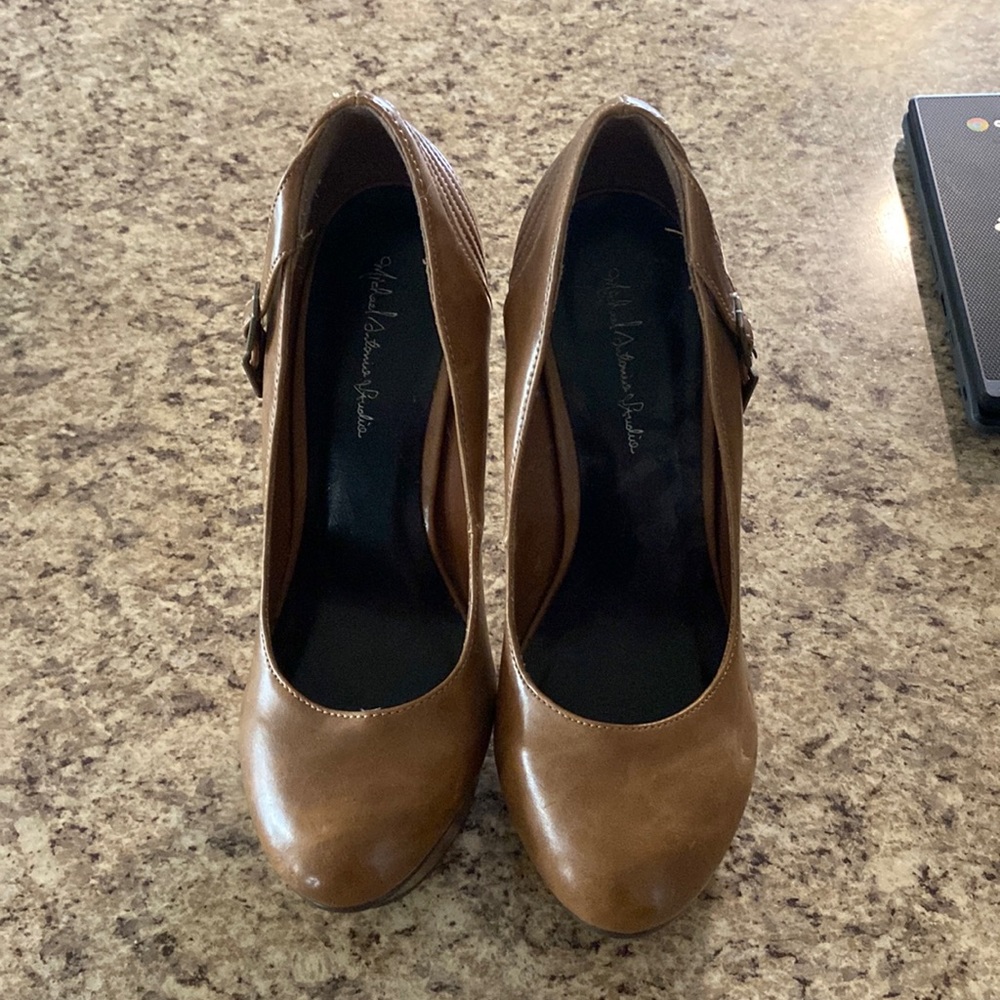 Womens Michael Antonio platforms